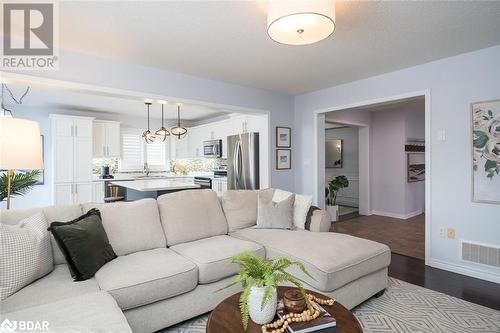 Open concept for entertaining - 988 Clark Boulevard, Milton, ON - Indoor Photo Showing Living Room