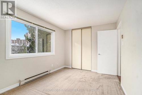 316 - 260 Brittany Drive, Ottawa, ON - Indoor Photo Showing Other Room