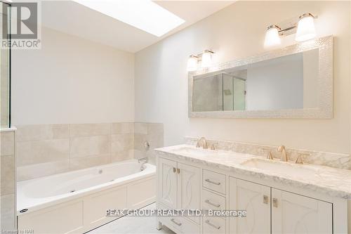 4 - 5150 Dorchester Road, Niagara Falls (212 - Morrison), ON - Indoor Photo Showing Bathroom