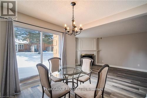 4 - 5150 Dorchester Road, Niagara Falls (212 - Morrison), ON - Indoor Photo Showing Dining Room