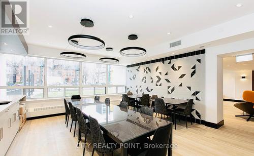 Ph9 - 666 Spadina Avenue, Toronto, ON - Indoor Photo Showing Dining Room