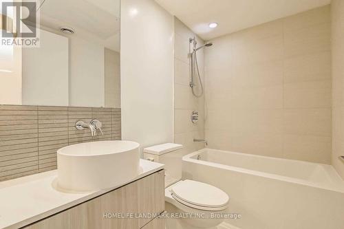 1005 - 161 Roehampton Avenue, Toronto, ON - Indoor Photo Showing Bathroom