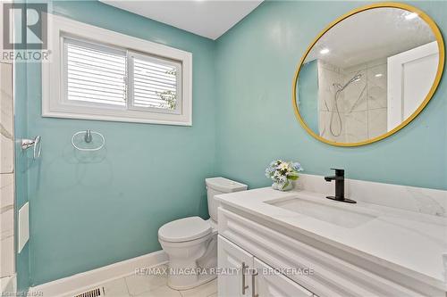 458 Lakeside Road, Fort Erie (334 - Crescent Park), ON - Indoor Photo Showing Bathroom