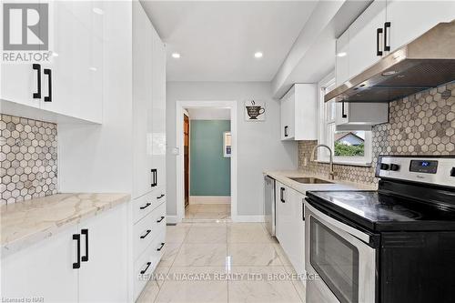 458 Lakeside Road, Fort Erie (334 - Crescent Park), ON - Indoor Photo Showing Kitchen