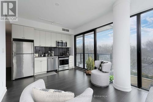 305 - 2799 Kingston Road, Toronto, ON - Indoor Photo Showing Kitchen With Stainless Steel Kitchen