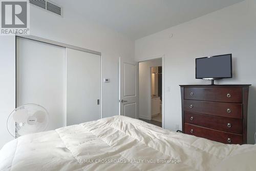 305 - 2799 Kingston Road, Toronto, ON - Indoor Photo Showing Bedroom