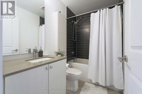 305 - 2799 Kingston Road, Toronto, ON - Indoor Photo Showing Bathroom