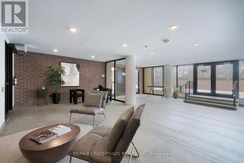 305 - 2799 Kingston Road, Toronto, ON - Indoor