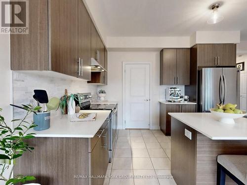 55 Ladder Crescent, East Gwillimbury, ON - Indoor Photo Showing Kitchen