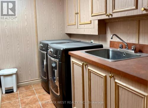 Bsmt - 463 Hewitt Circle, Newmarket, ON - Indoor Photo Showing Laundry Room