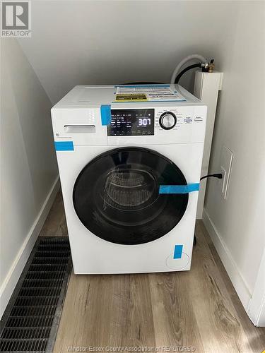 1756 Westcott, Windsor, ON - Indoor Photo Showing Laundry Room