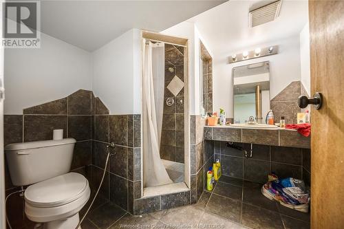 323 Randolph, Windsor, ON - Indoor Photo Showing Bathroom