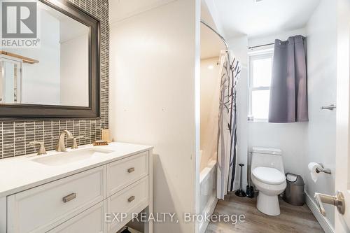 Main Four Piece Bathroom - upstairs - 85 Dufferin Street, Stratford, ON - Indoor Photo Showing Bathroom