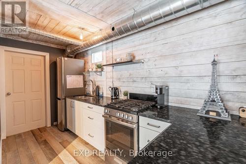 Acc. Struct open concept kitchenette w/ gas stove - 85 Dufferin Street, Stratford, ON - Indoor Photo Showing Kitchen