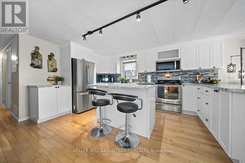 1029 Vista Barrett Pvt, Ottawa, ON - Indoor Photo Showing Kitchen With Upgraded Kitchen