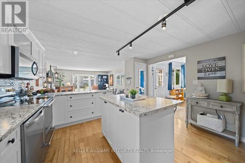 1029 Vista Barrett Pvt, Ottawa, ON - Indoor Photo Showing Kitchen