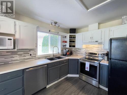 1634 Carmi Avenue Unit# 149, Penticton, BC - Indoor Photo Showing Kitchen With Double Sink