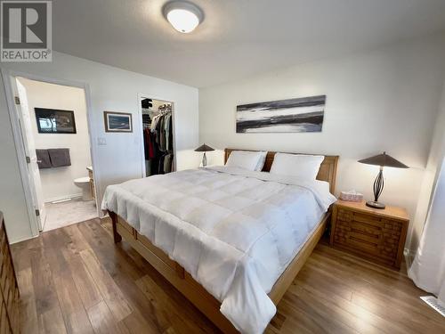 1634 Carmi Avenue Unit# 149, Penticton, BC - Indoor Photo Showing Bedroom