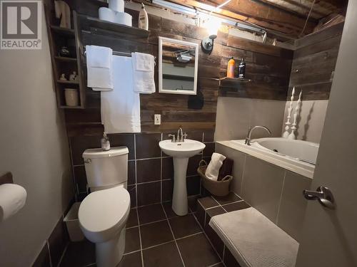 1634 Carmi Avenue Unit# 149, Penticton, BC - Indoor Photo Showing Bathroom