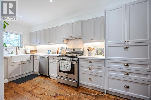 129 Northumberland Street, Guelph (Central West), ON - Indoor Photo Showing Kitchen With Upgraded Kitchen