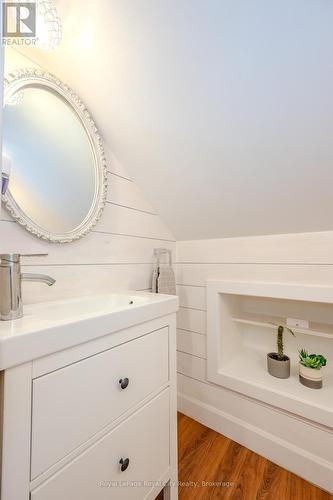 129 Northumberland Street, Guelph (Central West), ON - Indoor Photo Showing Bathroom