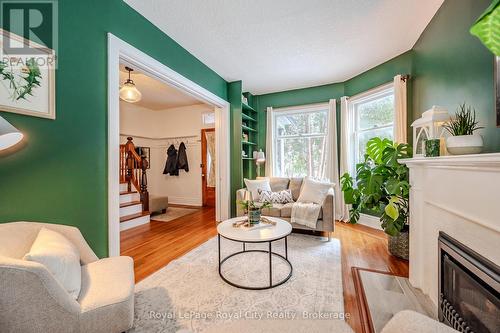 129 Northumberland Street, Guelph (Central West), ON - Indoor Photo Showing Living Room With Fireplace