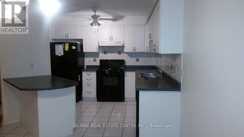 65 Pauline Crescent, Brampton, ON - Indoor Photo Showing Kitchen