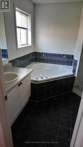 65 Pauline Crescent, Brampton, ON - Indoor Photo Showing Bathroom