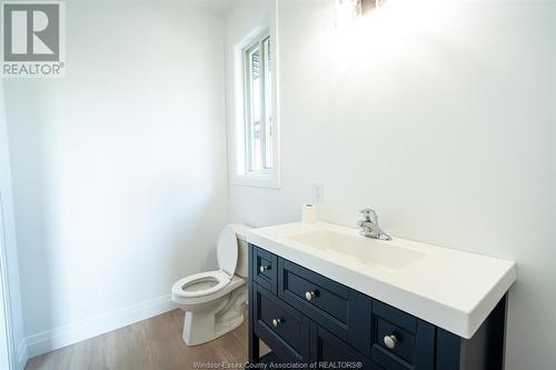 1202 Laurendeau Avenue Unit# Upper, Windsor, ON - Indoor Photo Showing Bathroom