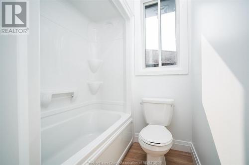 1202 Laurendeau Avenue Unit# Upper, Windsor, ON - Indoor Photo Showing Bathroom