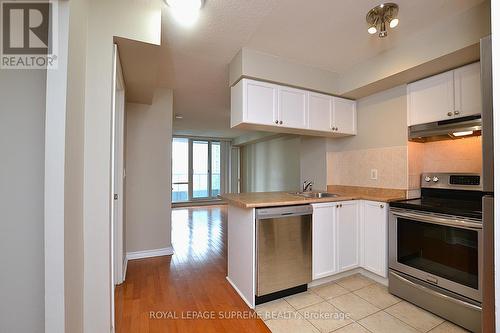 1007 - 1 Elm Drive W, Mississauga, ON - Indoor Photo Showing Kitchen