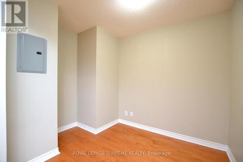 1007 - 1 Elm Drive W, Mississauga, ON - Indoor Photo Showing Other Room