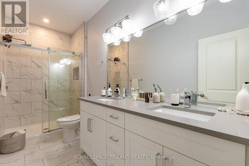 102 - 9861 Glendon Drive, Middlesex Centre, ON - Indoor Photo Showing Bathroom