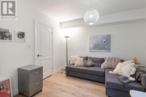 102 - 9861 Glendon Drive, Middlesex Centre, ON - Indoor Photo Showing Living Room