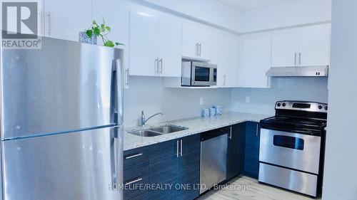 1153 - 258A Sunview Street, Waterloo, ON - Indoor Photo Showing Kitchen With Double Sink With Upgraded Kitchen