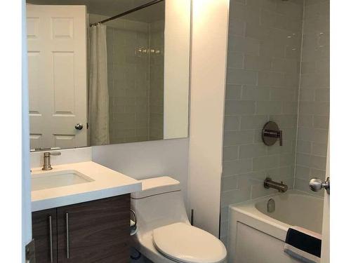 1808-28 Harrison Garden Blvd, Toronto, ON - Indoor Photo Showing Bathroom