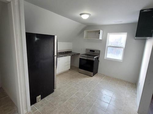 555 Ritson Rd S, Oshawa, ON - Indoor Photo Showing Kitchen