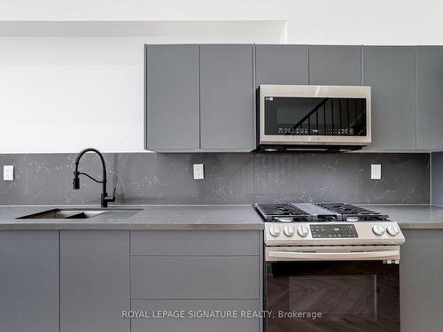 3-861 O'Connor Dr, Toronto, ON - Indoor Photo Showing Kitchen