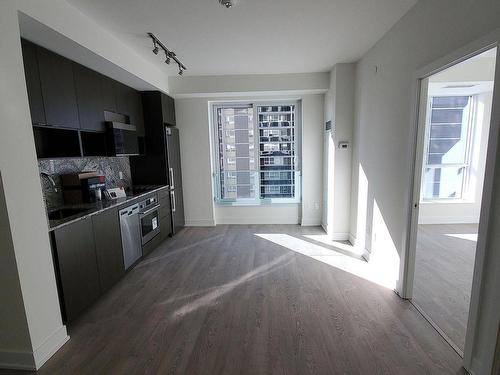 2017-9 Mabelle Ave, Toronto, ON - Indoor Photo Showing Kitchen