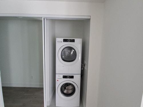 2017-9 Mabelle Ave, Toronto, ON - Indoor Photo Showing Laundry Room