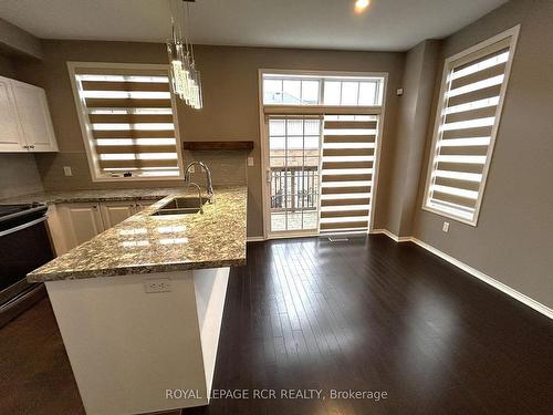 41-60 First St, Orangeville, ON - Indoor Photo Showing Kitchen With Double Sink