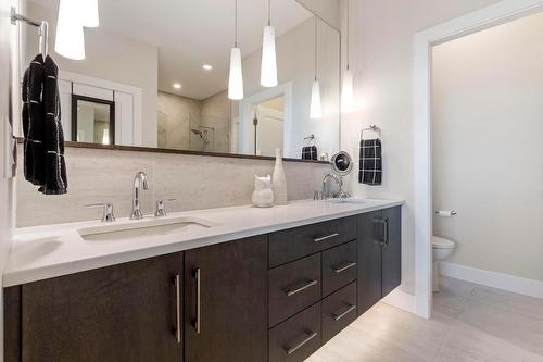 484 Sparrow Hawk Court, Kelowna, BC - Indoor Photo Showing Bathroom