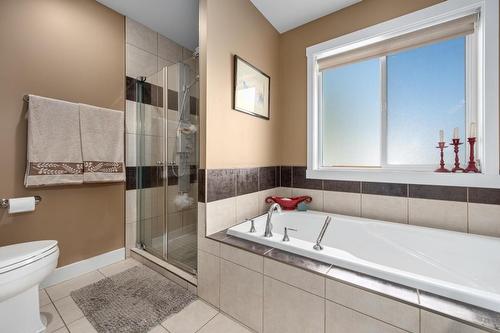 253 Royal Avenue, Kamloops, BC - Indoor Photo Showing Bathroom