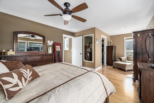 253 Royal Avenue, Kamloops, BC - Indoor Photo Showing Bedroom