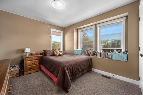 253 Royal Avenue, Kamloops, BC - Indoor Photo Showing Bedroom