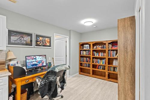 1655 Woodburn Drive, Cache Creek, BC - Indoor Photo Showing Office