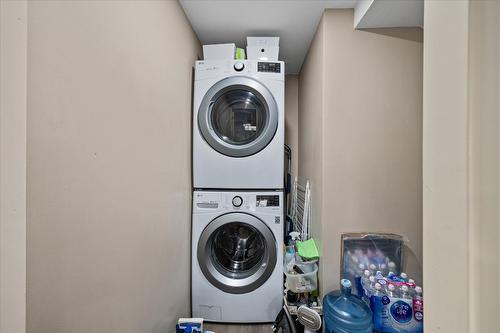 1407 Kendra Court, Kelowna, BC - Indoor Photo Showing Laundry Room