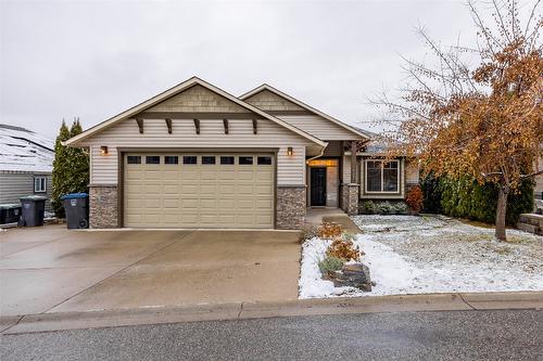 1407 Kendra Court, Kelowna, BC - Outdoor With Facade