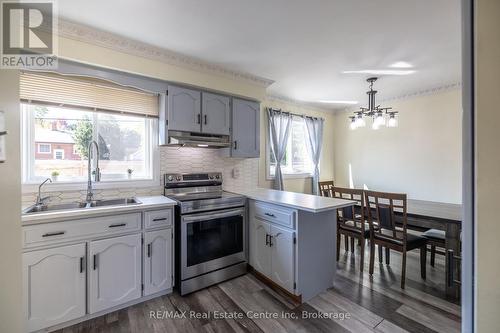 200 Alma Street N, Guelph (Onward Willow), ON - Indoor Photo Showing Kitchen With Double Sink