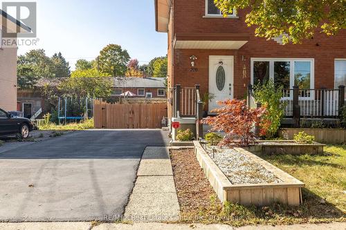 200 Alma Street N, Guelph (Onward Willow), ON - Outdoor